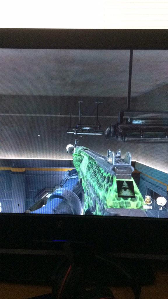 Kriioll's tweet image. @MichaelCondrey when your lights don't need to be attached #SoAdvanced