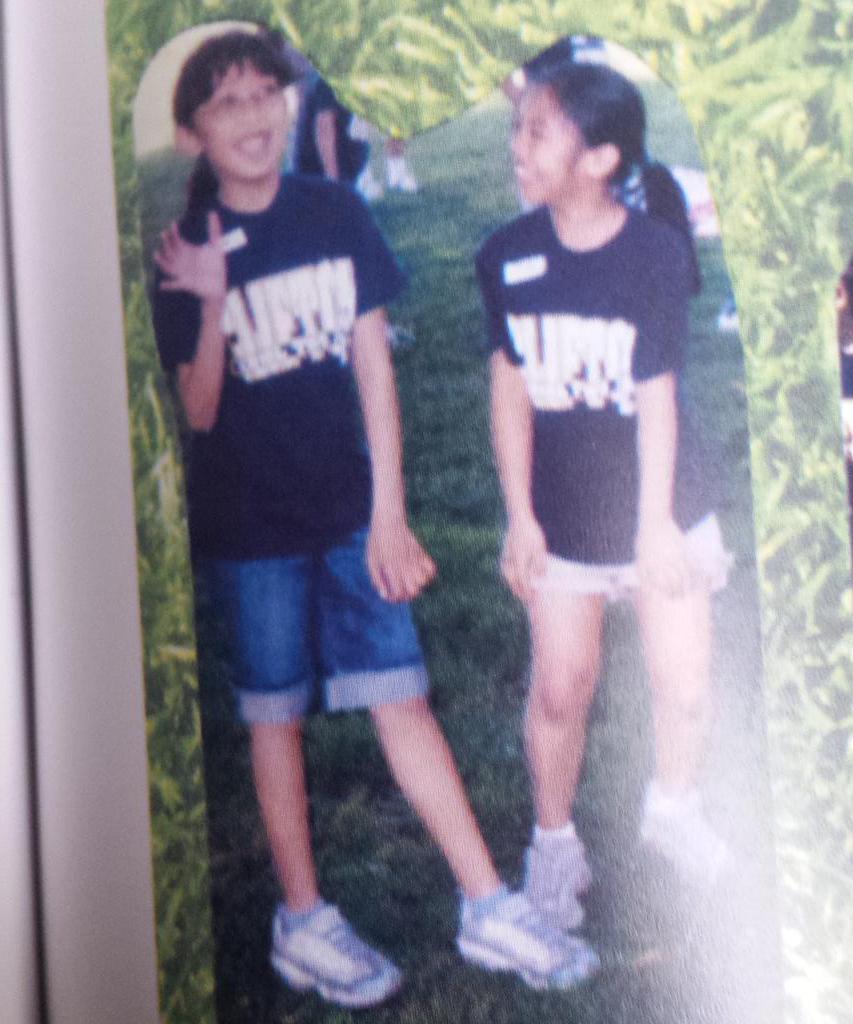 lyruuuuh's tweet photo. ๐โญ๐HEY Y'ALL VOTE LYRA AND ERIN FOR CLASS INSEPERABLES!!๐โญ๐ #LYRIN #since2ndgradeyo #thedarkdays http://t.co/q5y9aB61zU