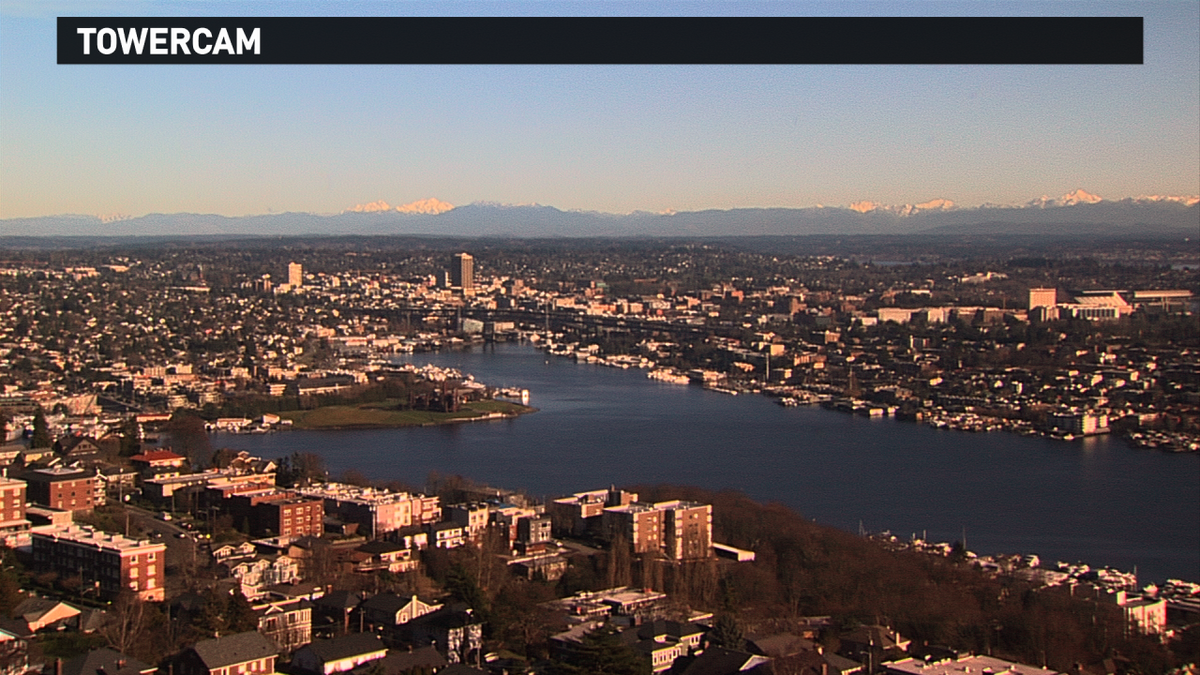 MarcusDel95's tweet photo. What a view! Beautiful shot of Seattle! Take advantage of the day. It should be all smiles! http://t.co/oyw0u7tIM3