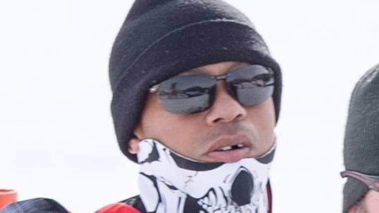thenewsisgreat's tweet photo. 'Tiger Woods' Tooth Knocked Out'
Hole in gum dick head http://t.co/ICZCtPV6mL