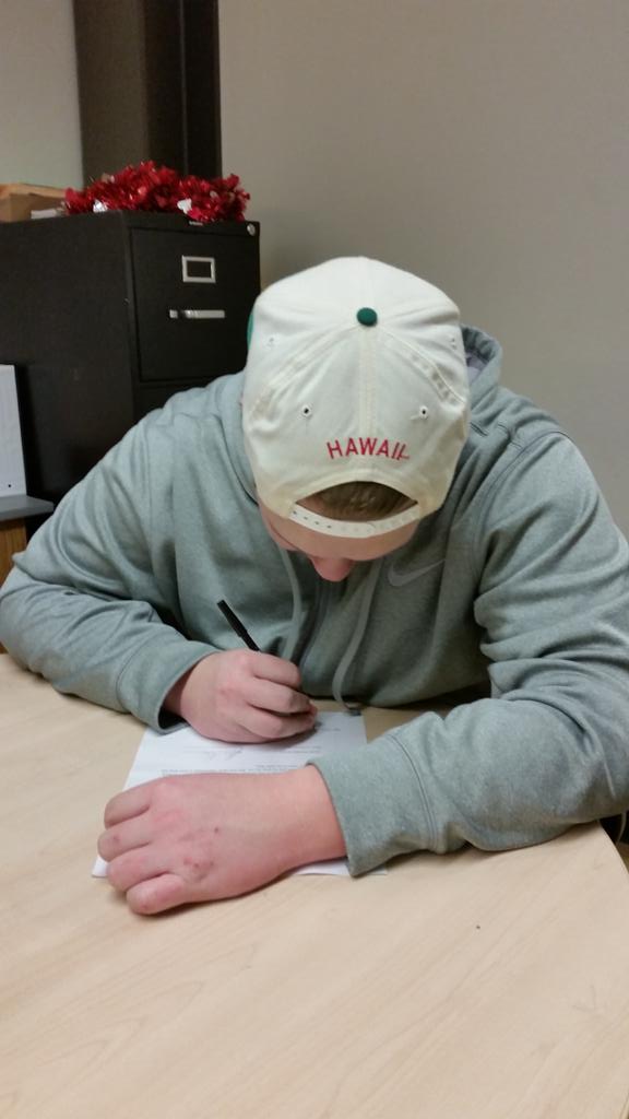 SafeSets2015's tweet photo. With the last signing of the day Safe Sets' owner and founder @Jacob_Weider has signed and committed to his team http://t.co/khLkswUfvy