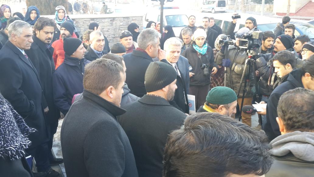 hackeros_25's tweet image. Erzurum adliye Sarayı önü
Resulullah için oradayız
Cumhuriyet gazetesi için savcılıga suç duyurunda bulunuldu