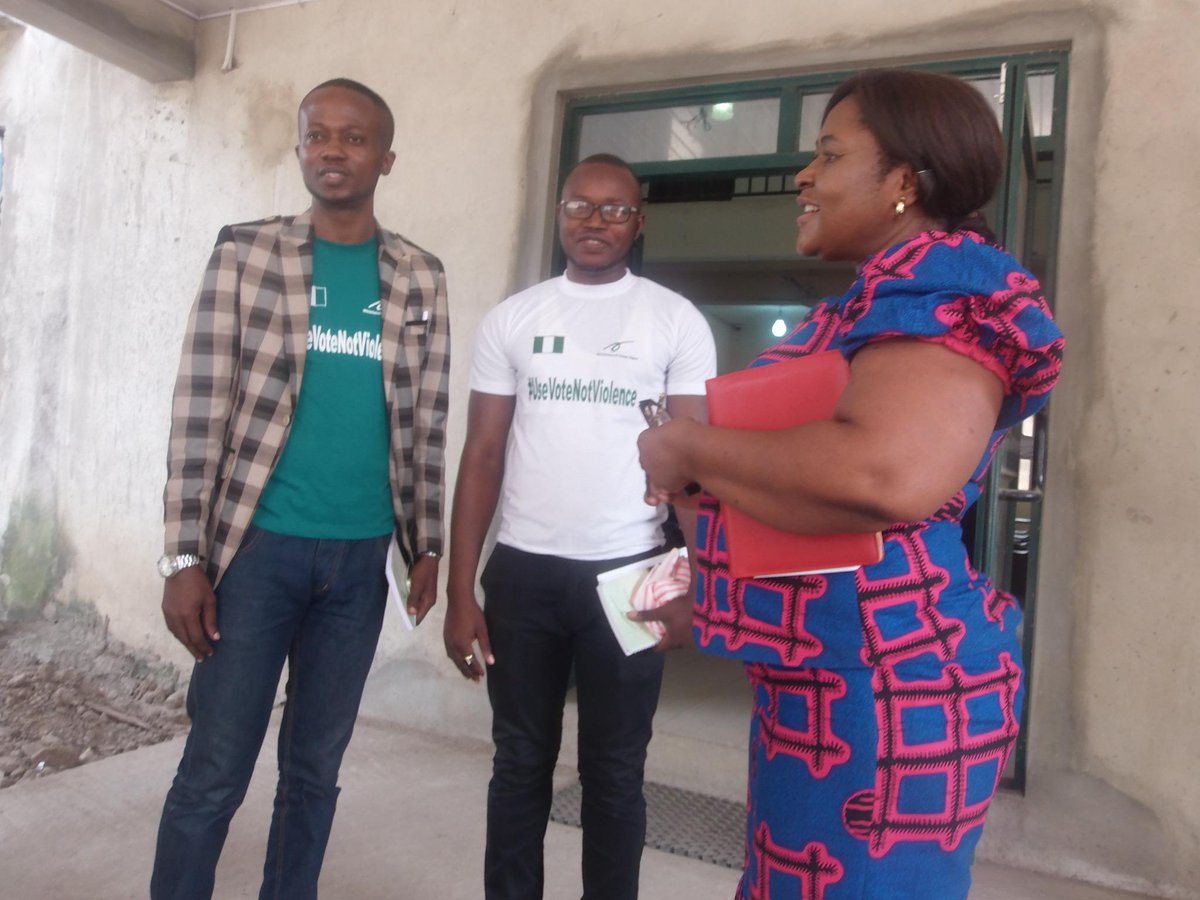 horlasho's tweet photo. @iofcnig @IofCIntl anoda fruitful engagement with Lagos state INEC REC Mr. AKin Orebiyi @inecnigeria @thebbbuzz http://t.co/rnUFD4R8zp