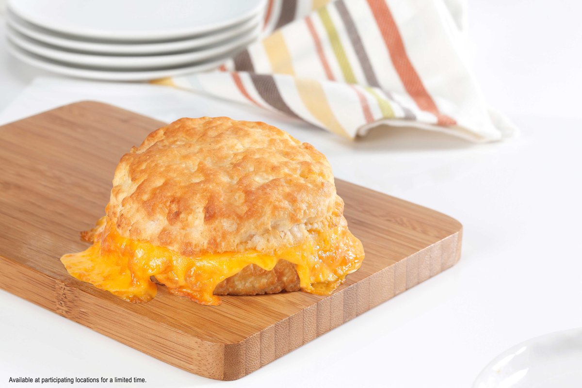 Chan_Hunlee's tweet photo. “@Bojangles1977: There is only one way to celebrate #NationalCheeseLoversDay. #ItsCheddarBoTime http://t.co/DtTFeh0a7Z” I NEED THIS