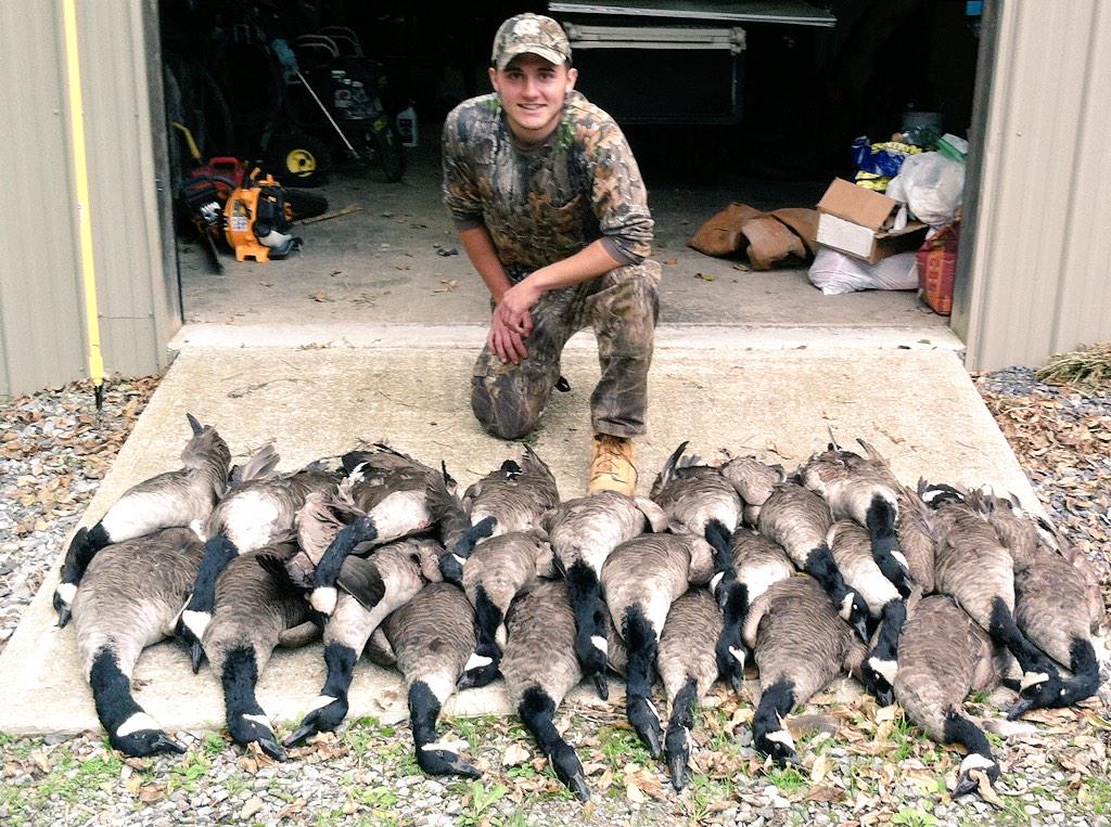 Berti_Jordan's tweet photo. Hey I'm Jordan, a sophomore in Environmental Engineering. I spend all my free time hunting and fishing.  #nifkin http://t.co/tmSZAEXxtI