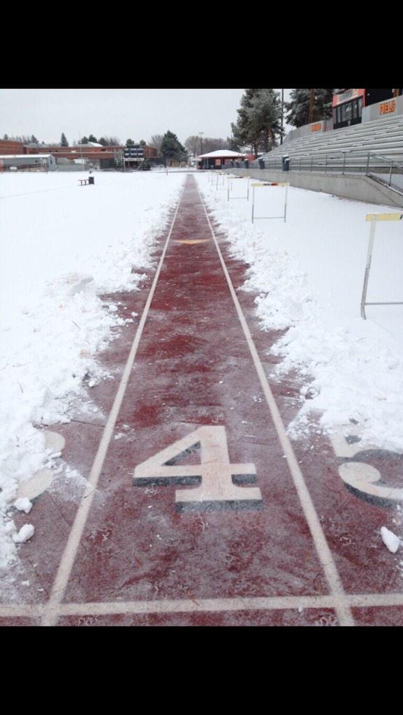 alwaystrack's tweet photo. Track probs http://t.co/jxQ0G5iDEQ