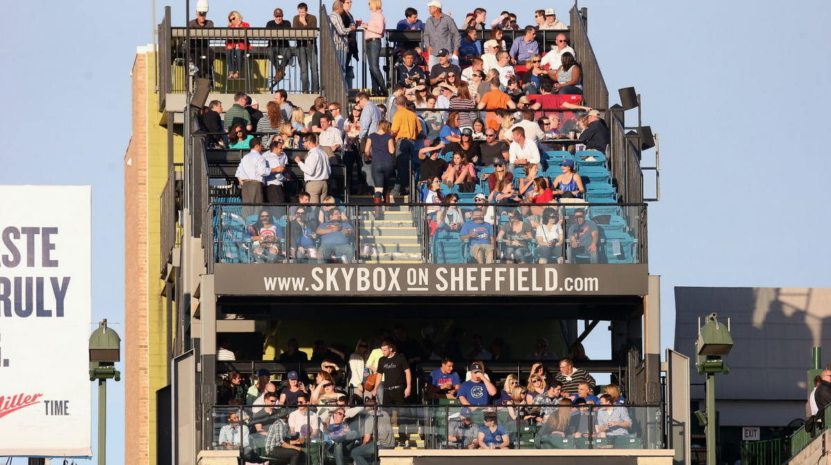 GonAplane's tweet photo. “#Wrigley #rooftop owners suing #Cubs. http://t.co/VjwM5qSdY1 http://t.co/XwgoX5I6ah” #worldSeriesDreaming #mlb @MLBFanCave @MLBFollowTrain