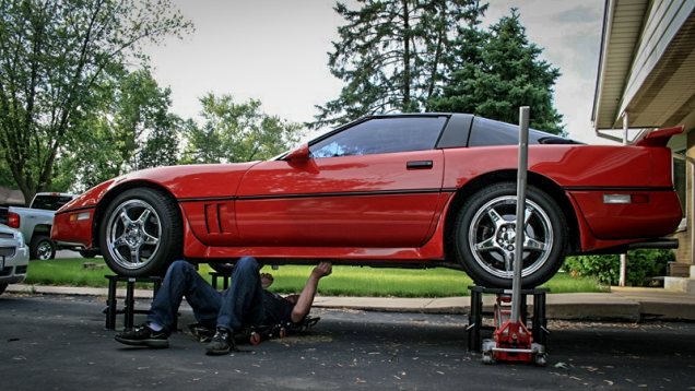 Jalopnik's tweet photo. These awesome jack stands will transform the way you work on your car http://t.co/STlbY4WBze http://t.co/gSNF45Ntx2