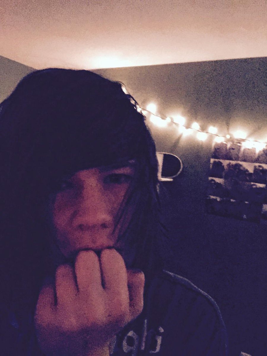 MusicSaves01's tweet photo. Bored http://t.co/vtRw9IJaXE