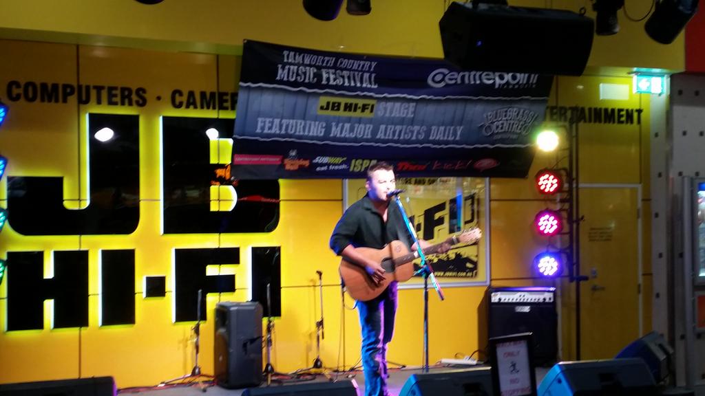 <a href="/TravisCollins01/">Travis Collins</a> onstage <a href="/JBTamworth/">JB Hi-Fi Tamworth</a> performing an awesome set. make sure you check out his new album.