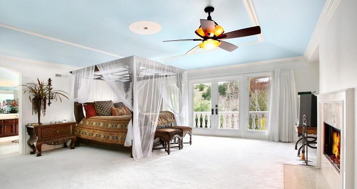 decorablog's tweet photo. Los #dormitorios con #doseles tienen una dosis de encanto extra, ¿no crees? http://t.co/X7GwyVq4A6 http://t.co/upJCUIetLm