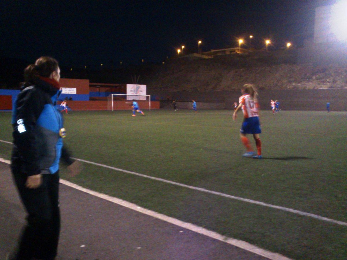 CDTFemenino's tweet photo. Hoy jugamos un partido amistoso cn el Cadete A de #Esmugran El Médano cn resultado 2-2.Mucha intensidad ¡repetiremos! http://t.co/3rg4eFbKIN