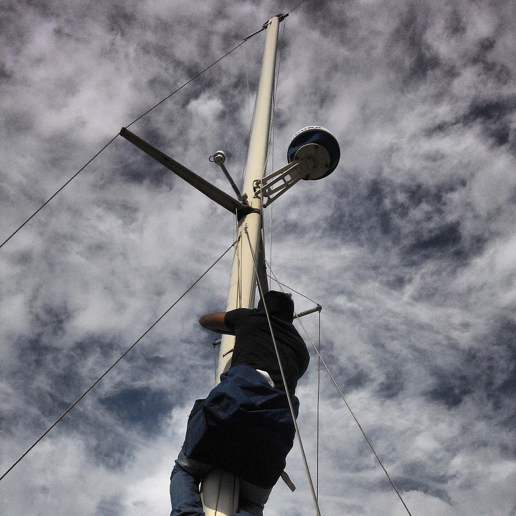 Masts service at Pylos Greece from My island yacht club support