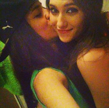 Seny37's tweet photo. Un año más y por los que me quedan a tu lado ❤ 
@martazuazo21 
La suerte de mi vida! http://t.co/bKfYLpySoX