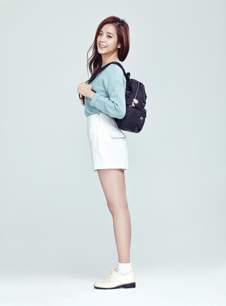 BLACKPINKGLOBAL's tweet photo. Kim Jisoo #ygentnewgirl #samsoniteCF http://t.co/cSdBQQ2ZoS