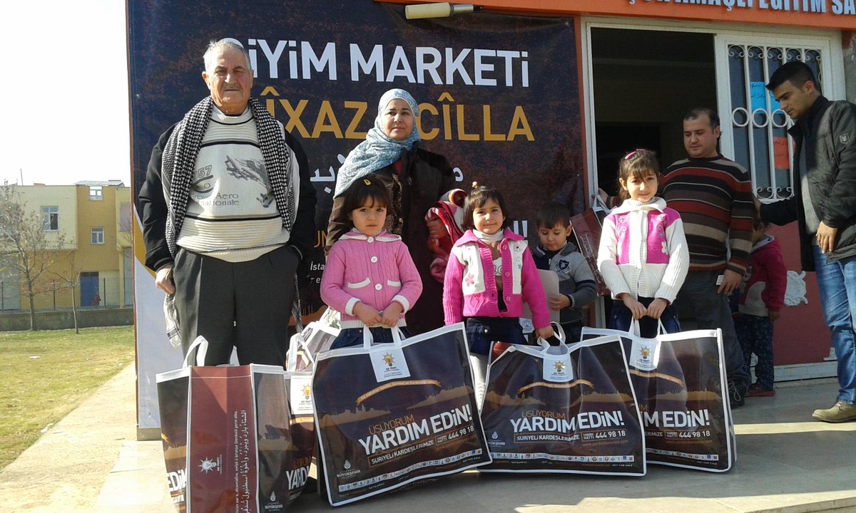 <a href="/ABabuscu/">Aziz Babuşcu</a>  @RT_Erdogan Ensar İstanbul Ak Parti İl teşkilatının açtığı Suriyelileri giydirme mağazasından kareler