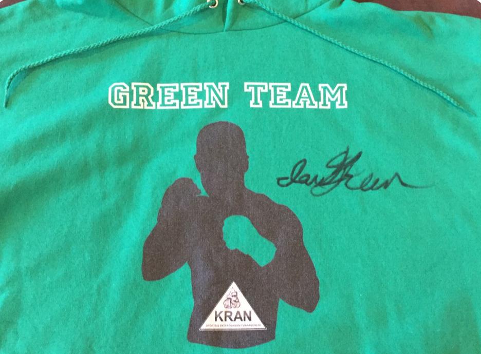 iangreenboxing's tweet photo. Retweet and Follow for a chance to win a signed Green Team hoodie. #DatGreen http://t.co/mxADObYItH