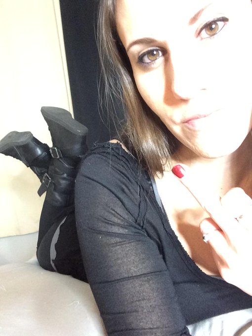 Big F ups to you. http://t.co/d55CwjJSic<a href="/tag/joi"class="tags"><span>#joi</span></a><a href="/tag/edging"class="tags"><span>#edging</span></a>