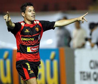 NeFutebol's tweet photo. SANTA CRUZ: Tricolor muito próximo do acerto com o atacante Anderson Aquino!! Bases salariais já estão acertadas http://t.co/EzJNED3FSV