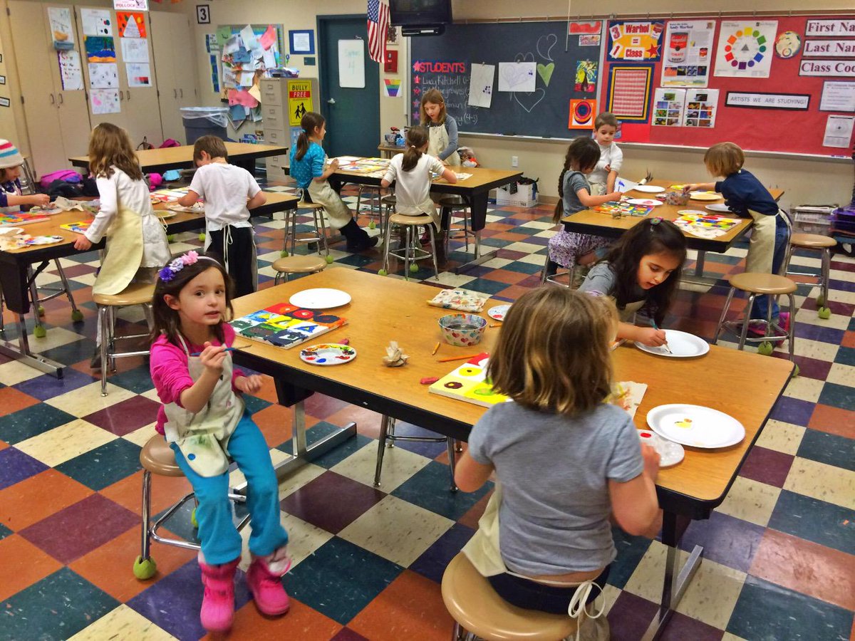 paintitkids's tweet image. Great 1st class back at Eagle in Zionsville, Intro to Paint with Miss Kate!  #introtopaint @katejonesart