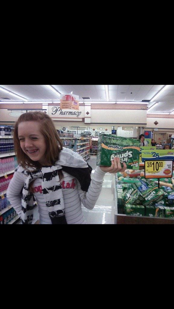 renedange's tweet photo. Looking at my old fb photos, came across this😂😂 miss you girl! @shayyyyra http://t.co/H2NsSxE4M1