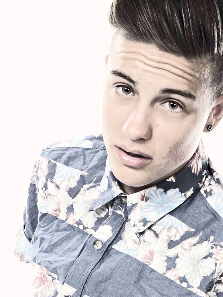 Happy 18th Birthday to the beautiful !! I love you         !! 