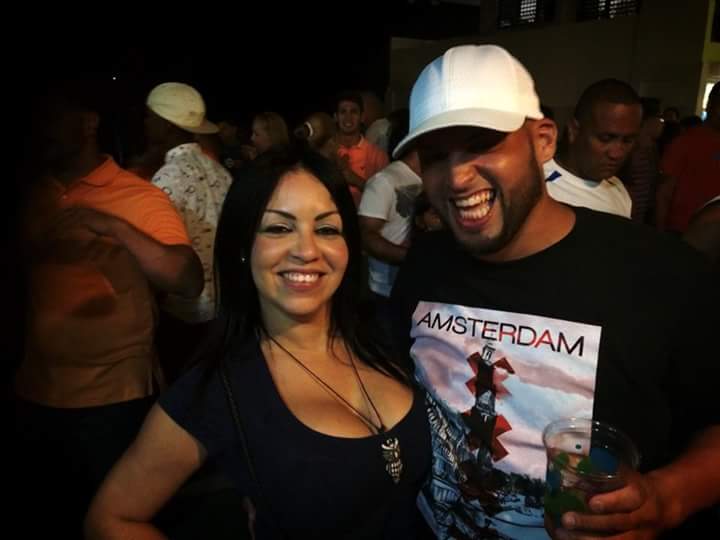 divadiva43's tweet photo. Tan chulo mi novio y su sonrisa kme mata http://t.co/ic0pGYgtPD