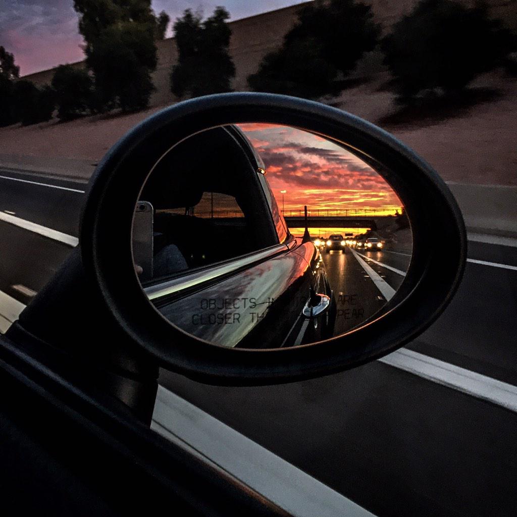 They say never look back, but how can you resist with a view like this. #arizonasunsets