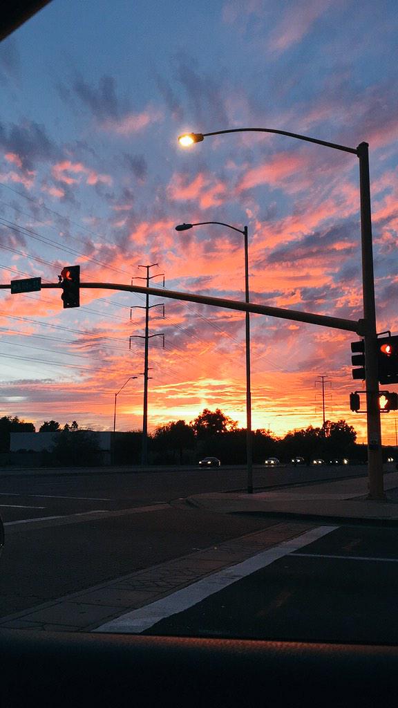 kenclepps's tweet photo. you know it's a good sunset when it's everyone's snapchat story😁 #amenaz http://t.co/SfA3fmuCjD