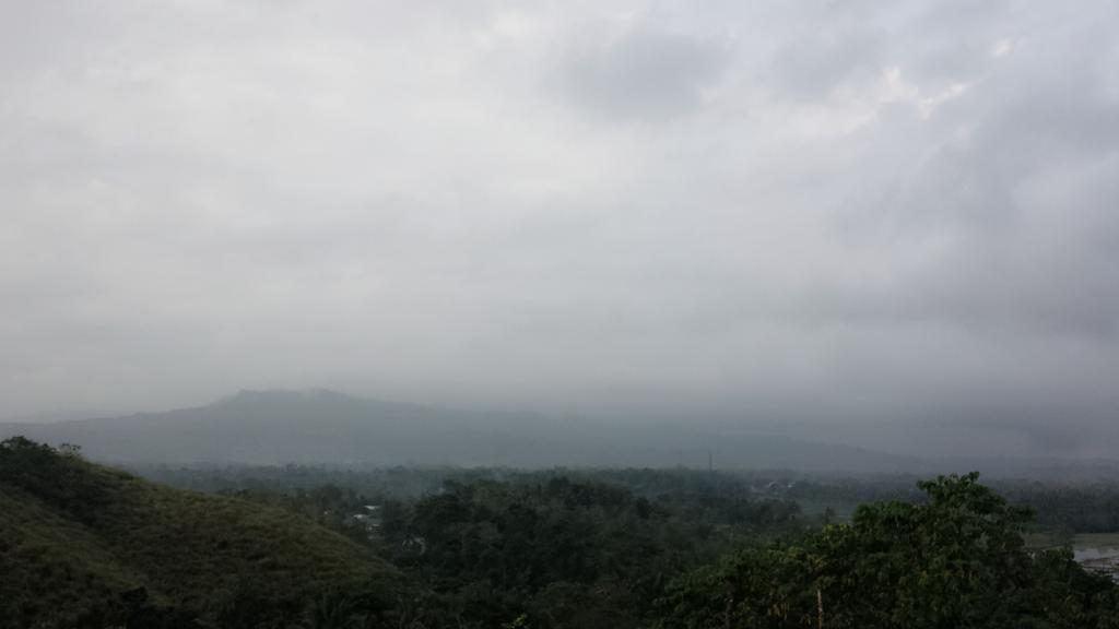 EndozoLean's tweet photo. Foggy morning sa lahat @RPSB7  @pro7official  @RDPRO7 http://t.co/v0Q48UFnpp