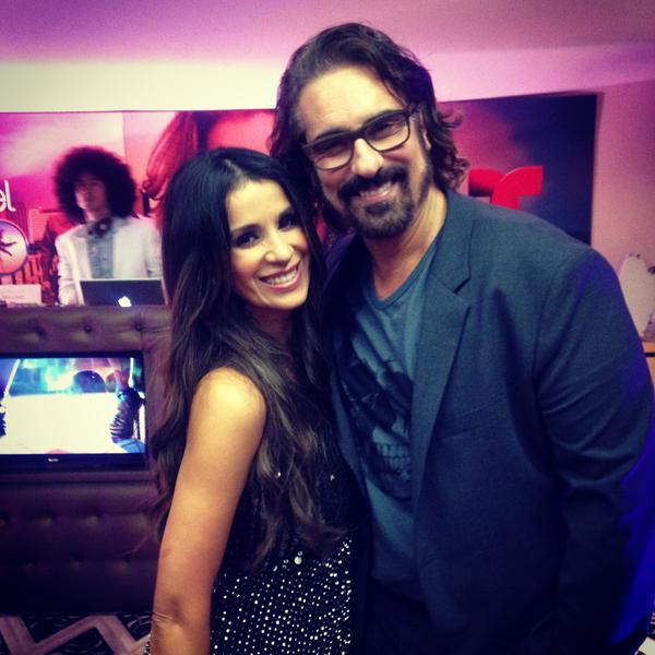 TeamDDParaiso's tweet photo. FELIZ CUMPLEAÑOS a la dueña del paraíso de nuestro #LeandroQuezada la espectacular @siachoque (adoro a esta mujer)🎉🎁🎂 http://t.co/YAJjKTFSyn