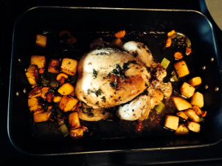 lmancuso_22's tweet photo. Lemon Stuffed Roast Chicken - http://t.co/tds7KV43yK http://t.co/nJtmrtwQyE