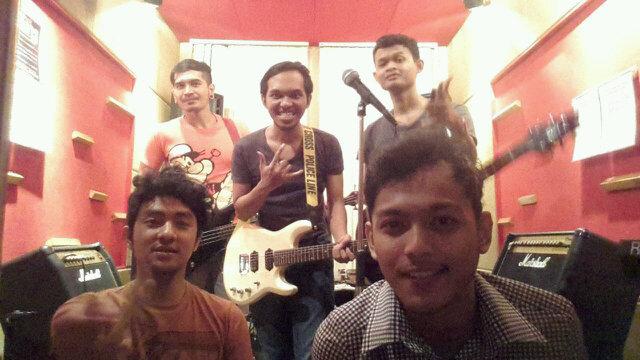 Selamat Pagi .. Have A Nice Day .. <a href="/dickyardha/">Dicky Setiawan</a> <a href="/Dandiss_AB/">dandis abi baruno</a> <a href="/Aravinindonesia/">Aravin</a> <a href="/ovydwina_AD/">dean dwi noviya</a> <a href="/firdasdby/">F. Alfarizi ☺</a>. :D