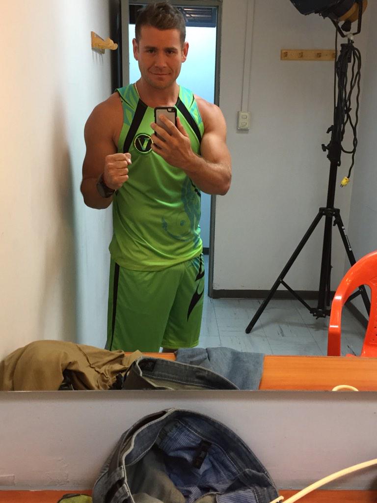 PanchitoR_'s tweet photo. Go verde GO!! 💪💪💪 @COMBATE_ATV @atvpe #CombateRenovado http://t.co/5WXUMPwQI6