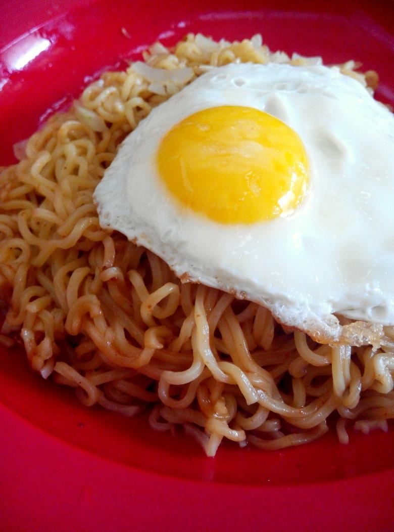 AdityaIrjayanto's tweet photo. Sarapan dulu min..  #SunnySideUp @MiOfficial_ID @xiaomigeek  #RedmiNote http://t.co/owUFTGwWzO