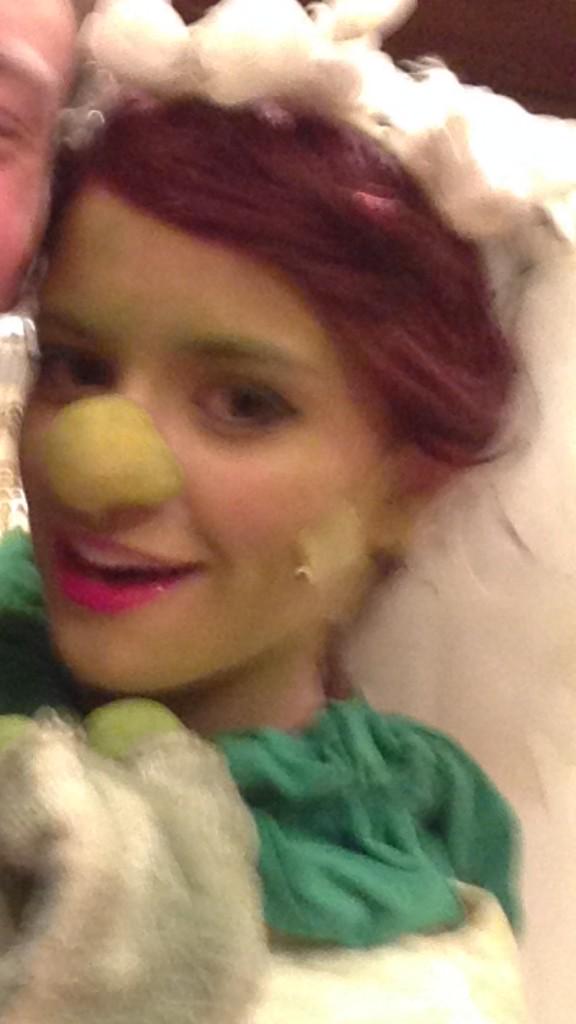 BteamGirls's tweet photo. @Ruh_Ro "the ogre" - starting point guard - 6'0" - kid's going places - experience: frosh b team, actually http://t.co/eOIrYue3oQ