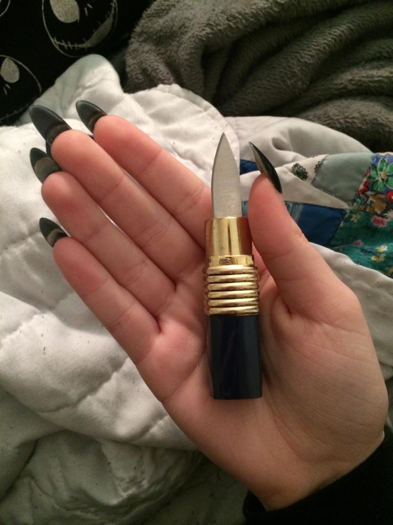 ggabimariee's tweet image. a boy posted this and said "not if someone tied weights to your legs" bitch I hope the fuck u do