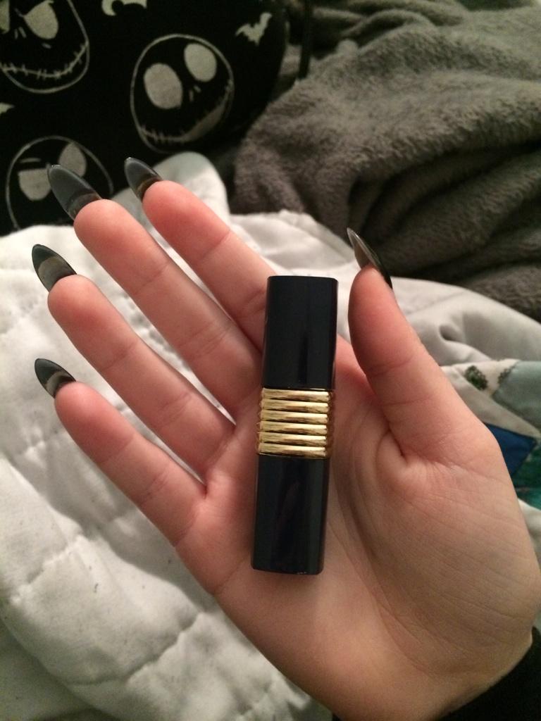 ggabimariee's tweet image. a boy posted this and said "not if someone tied weights to your legs" bitch I hope the fuck u do