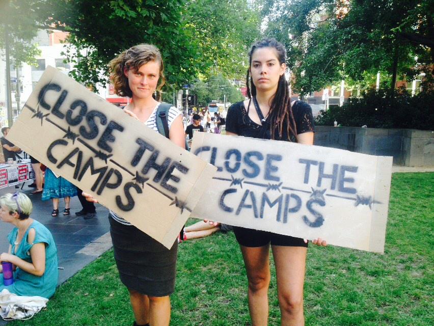 akaWACA's tweet photo. Melbourne Rally for 800 #refugees on hunger strike on #Manus has begun #ShutdownManus http://t.co/ezcrBCjZqL