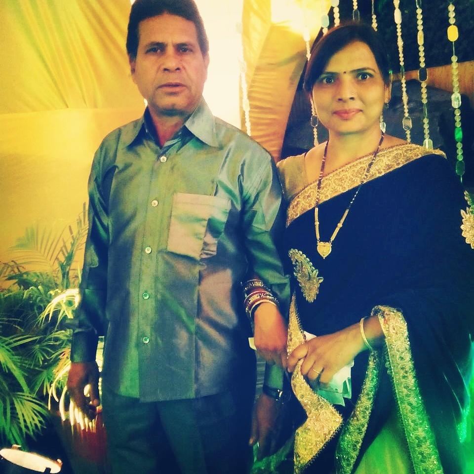 abhishekdwan's tweet photo. Happy anniversary mom&amp; dad http://t.co/3sYIZHnfWx