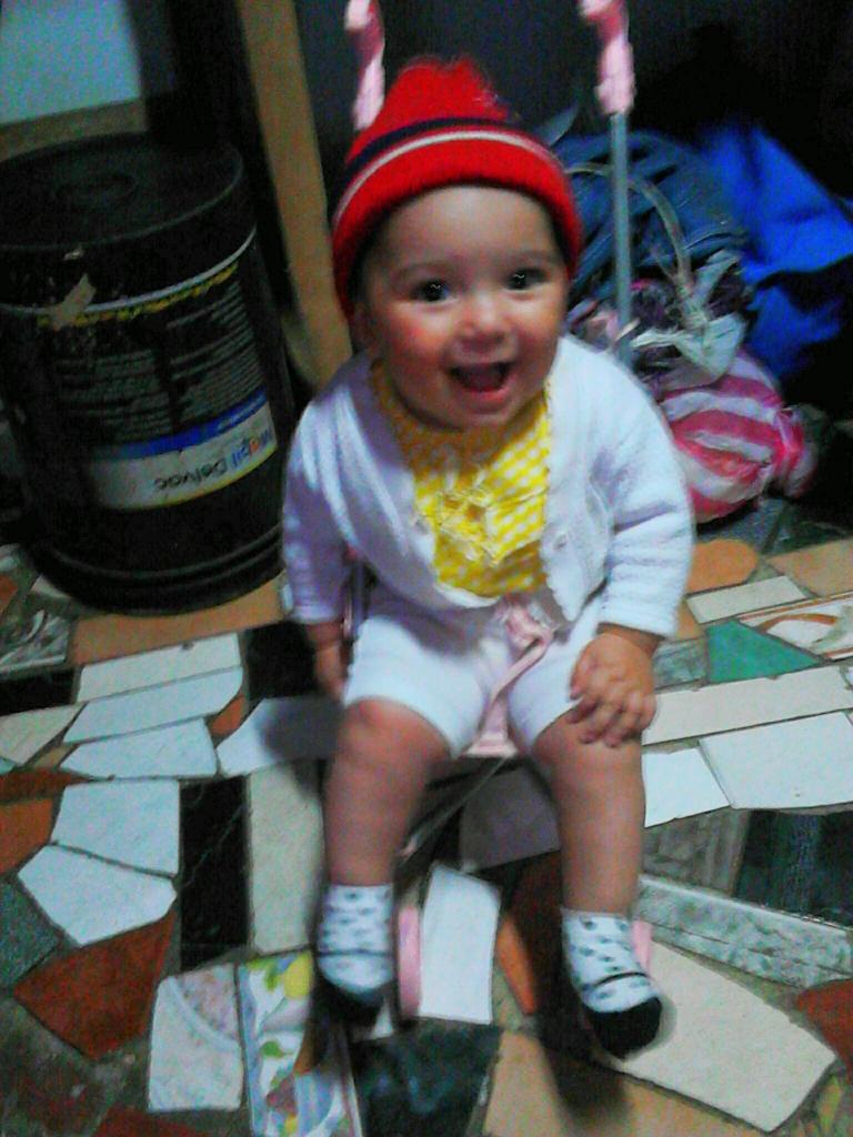Sherry_arce's tweet photo. Mi pequeña. Princesa http://t.co/mZ7wxTC9RC