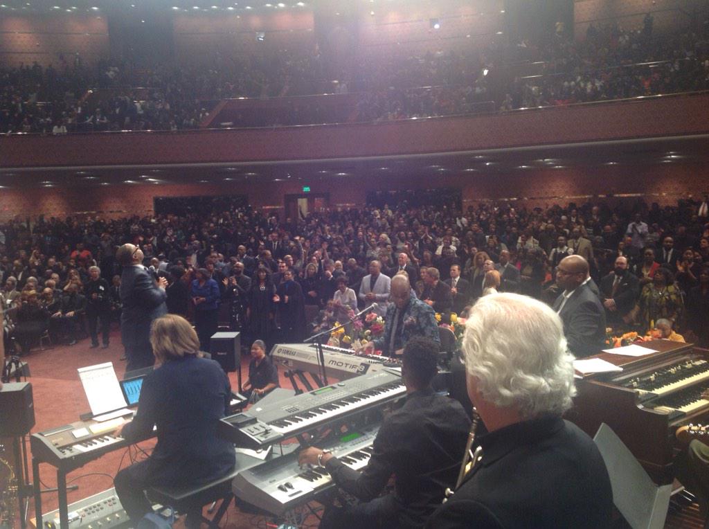 andraecrouch's tweet image. The beauty of Andrae's gift is being sung all throughout the sanctuary. He is still working in us. #RIPAndraeCrouch