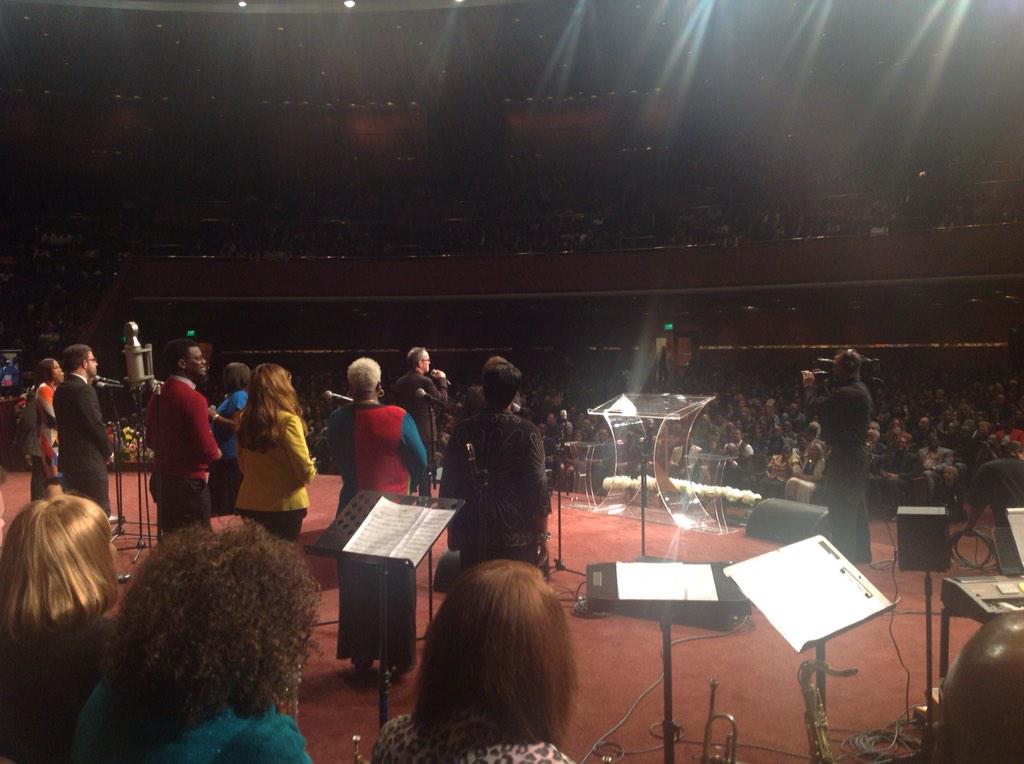 andraecrouch's tweet image. Jesus is the Answer for the World Today #AndraeCrouch