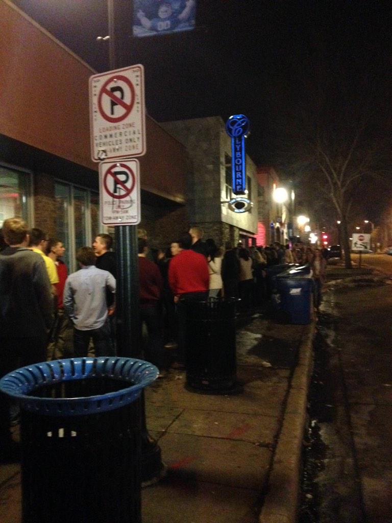ZondrApp's tweet photo. If you're trying to go to @TheClybourne http://t.co/0eIjMXqk2U