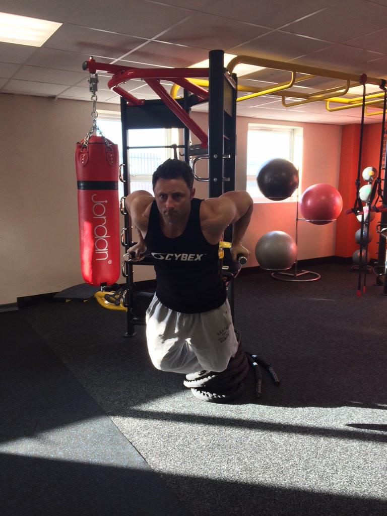 quantumhfe's tweet photo. Great photoshoot yesterday with @marcedwardsuk at @CybexUK HQ for the new S&amp;C Solutions Seminar... Nice guns Marc! http://t.co/sJ7VFiNxKw