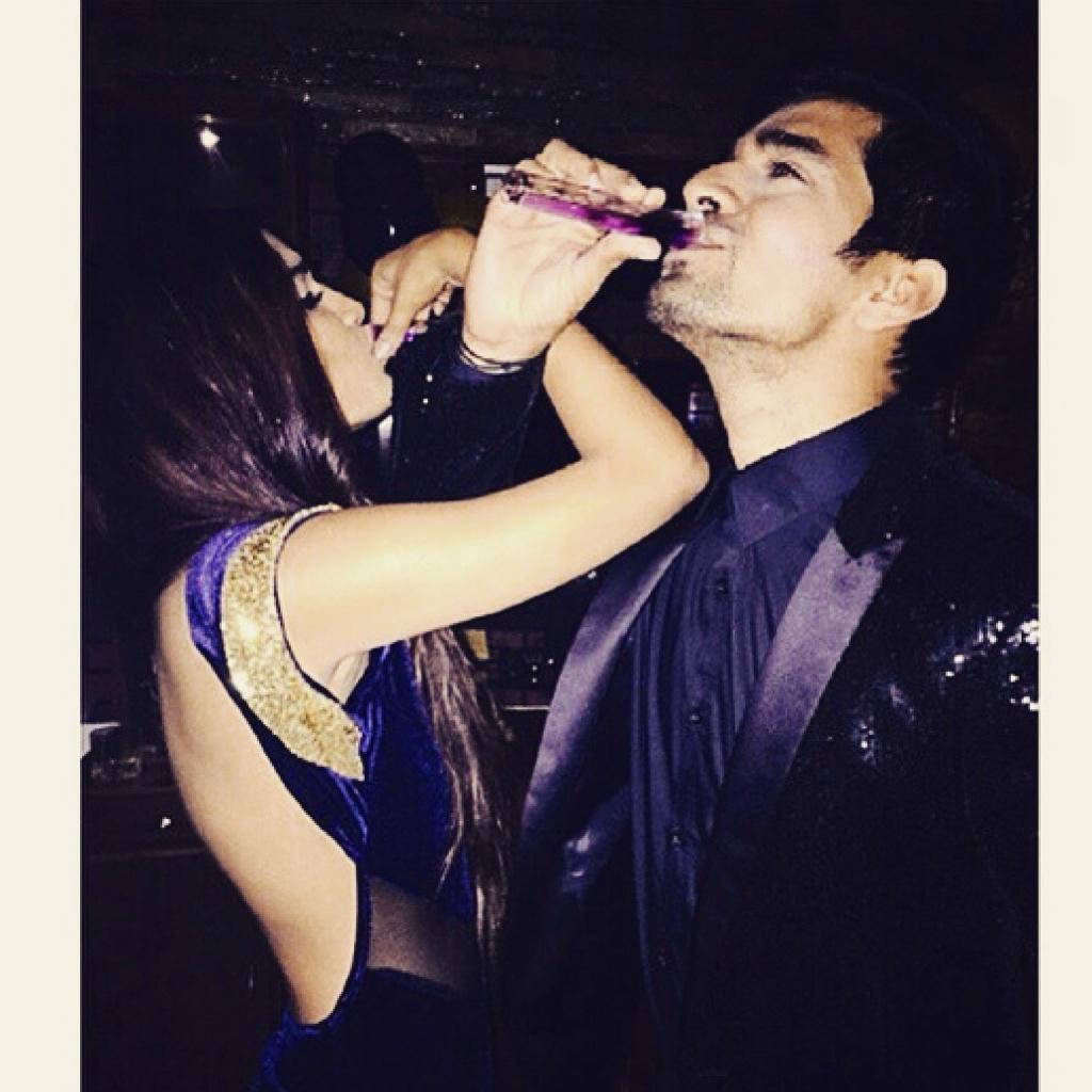 Vishals_Angels's tweet photo. @SVishal786 #party #friends #birthday #fun #vishalsangels 💃🎉✌ http://t.co/YlbZdu1jFe