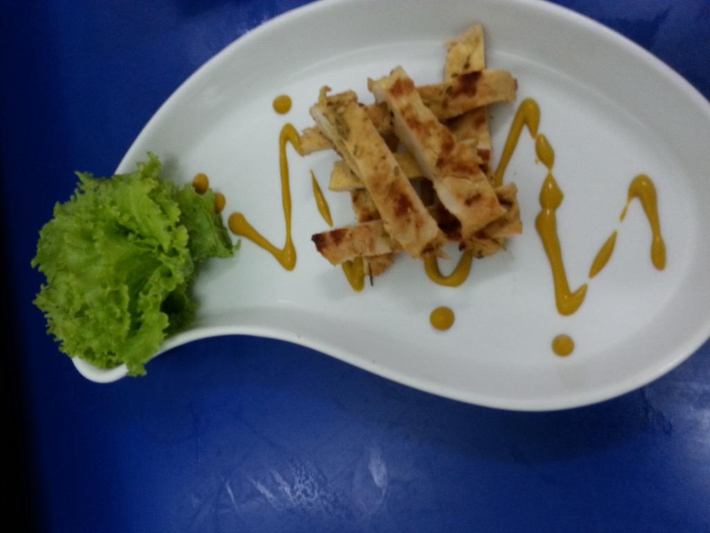 23rondizon's tweet photo. Grilled chicken w/ mustard. BSHRM http://t.co/338o8cttQJ