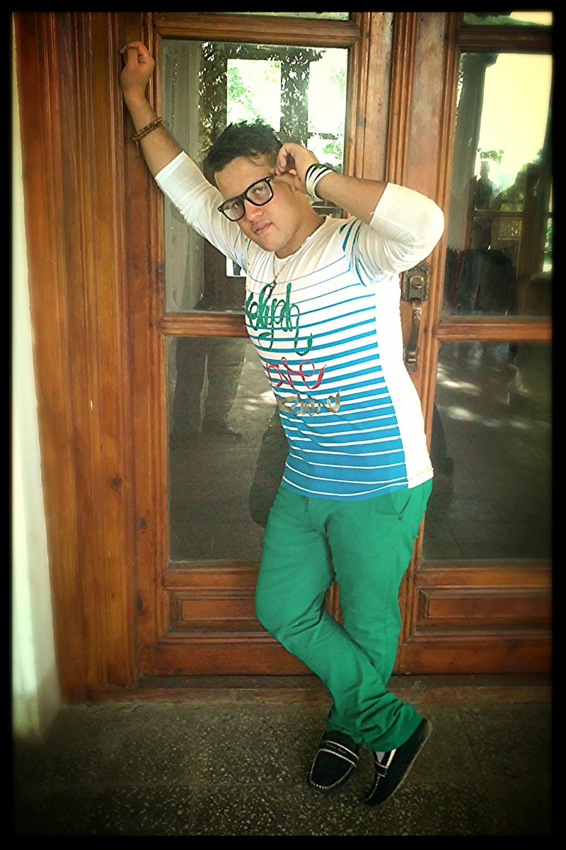 Masoodrusstami's tweet photo. @anitazamanii @pearlwtf               خوشکلا بایدبرخسن...... http://t.co/xqoj9kkEO6