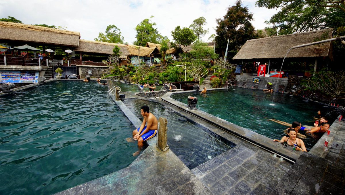 Dede_btr's tweet photo. batur natural hot spring permadian air panas alami dengan konsep dinginnya gunung ini link http://t.co/RqJi3W5Cpa http://t.co/lBOuwxJi8r