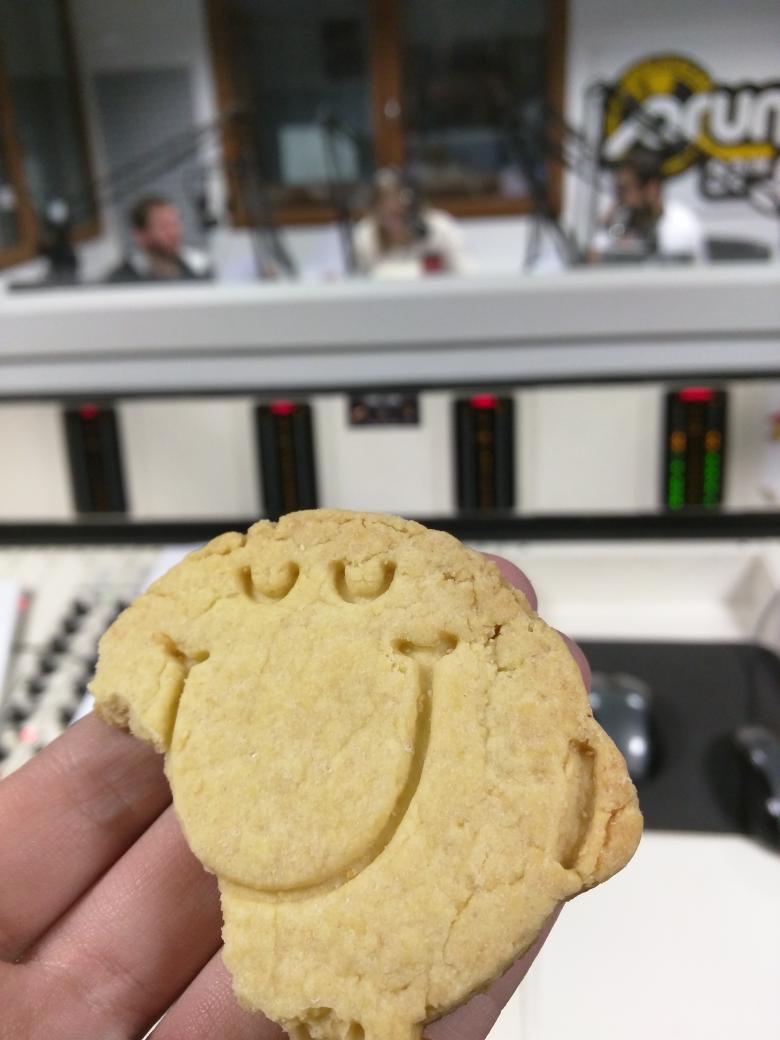 alexfoucault's tweet photo. Monsieur Heureux écoute #Orgasmix sur Prun, 92fm à Nantes ! http://t.co/f5HyjCYOp9